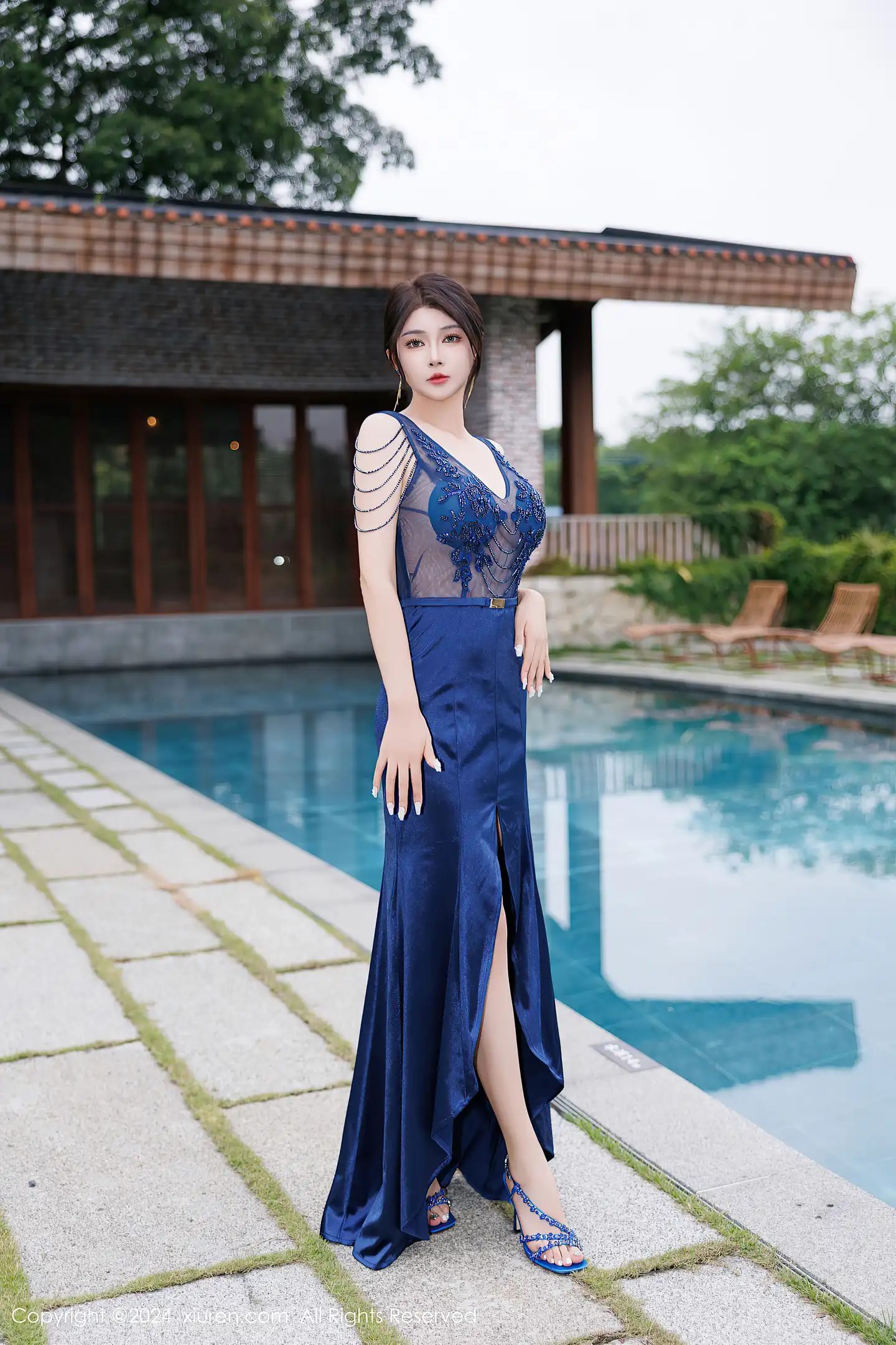 图片[3]-[XiuRen秀人网] VOL.9435 模特凯竹Quinn性感蓝色连衣长裙露蓝色内衣秀丰腴身材诱惑写真82P-秀人网官方网站